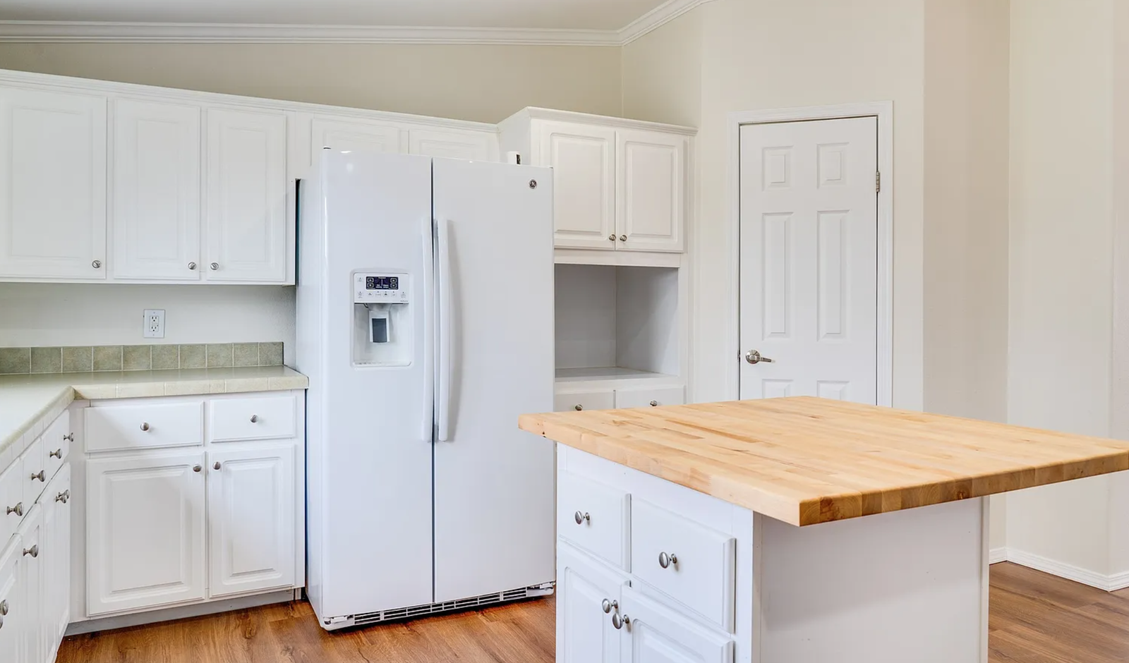 Interior painting project gallery - Project 136 - Image 47